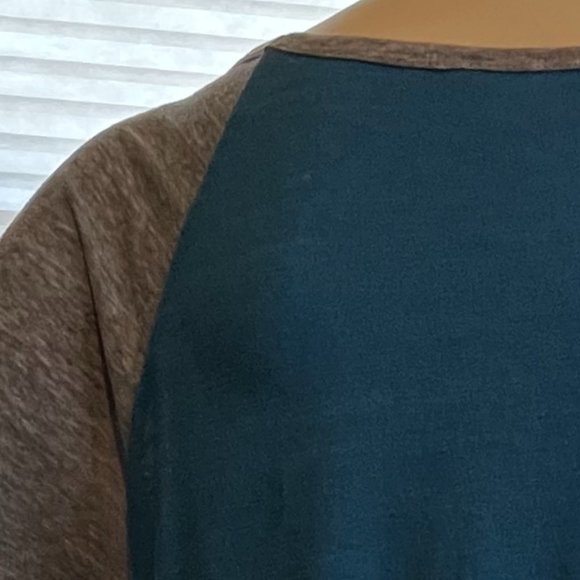 AEROSMITH GRAPHIC JERSEY BLUE WITH GRAY SLEEVES NWT SIZE XL - Picture 3 of 5